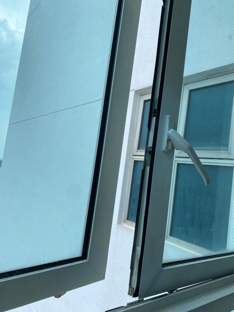 Supply And Replace New Window Handle Window Repair Singapore