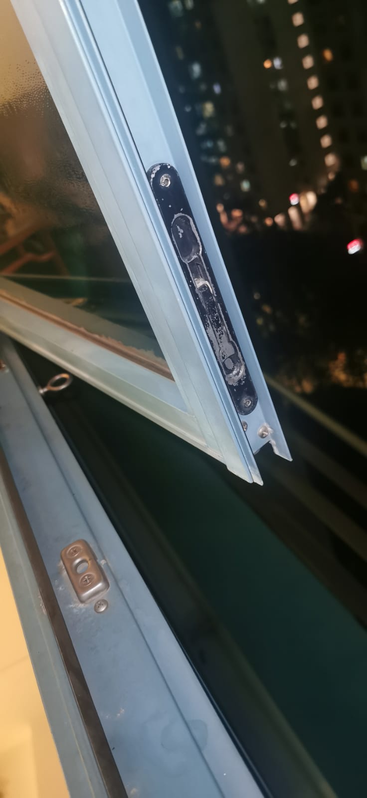 Supply And Replace Window Latch Window Repair Singapore